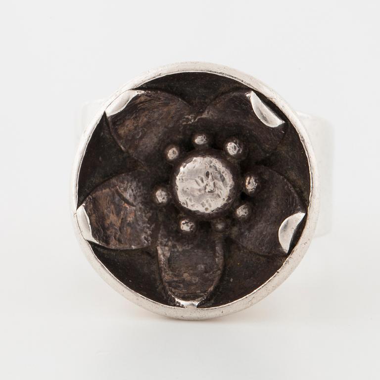 ROSA TAIKON, Stockholm, 1987, a ring.