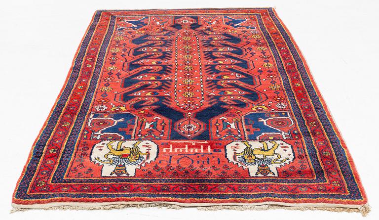 Matta, Västpersisk ,signerad, ca 233 x 130 cm.