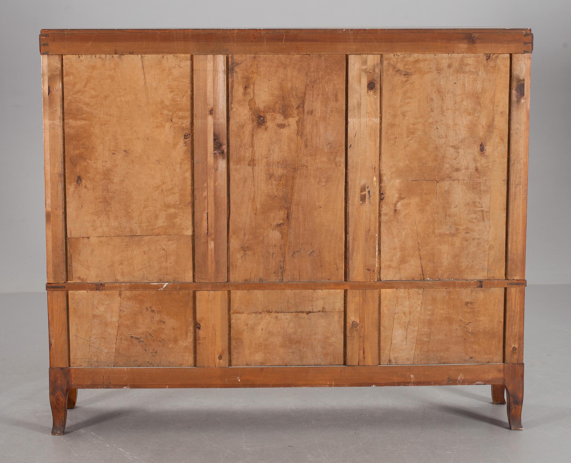 BOKSKÅP, Karl Johanstil, 1900-talets första hälft.