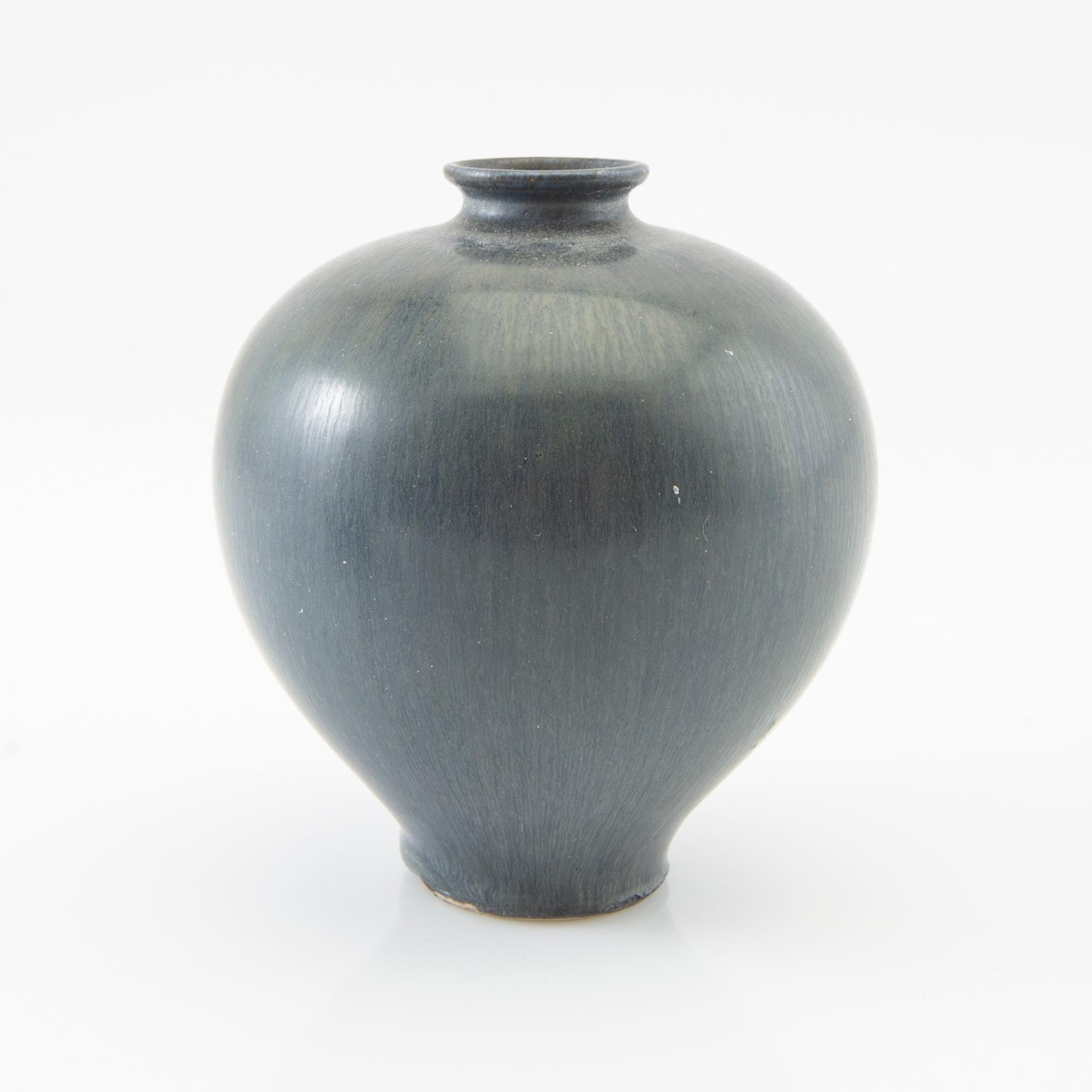 Berndt Friberg, vaser 2 st signerade Gustavsbergs studio 1951 och 1965.