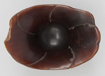 VINOFFERBÄGARE, noshörningshorn. Qing dynastin, Kangxi (1662-1722).