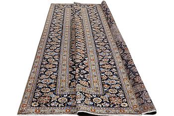 A Kashan, ca. 405 x 303 cm.