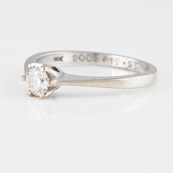 RING, 18K guld med briljantslipad diamant 0.25 ct, Iduna, Varberg. Vikt 2,5 gram.