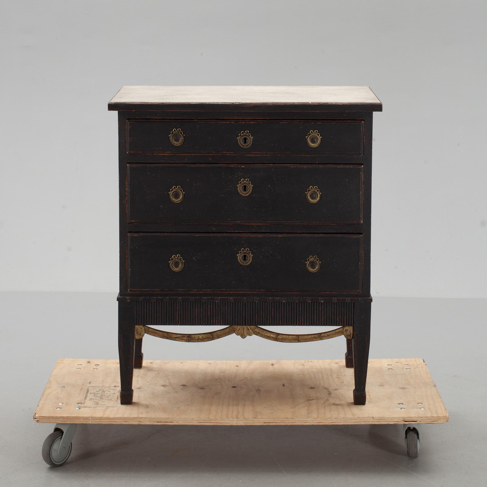 BYRÅ, gustaviansk stil, 1900-tal.