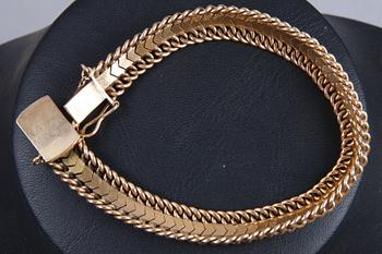 ARMBAND, guld 18k utländska stämplar. Vikt 32 gram.