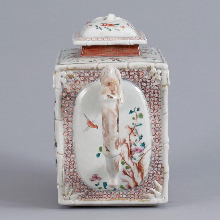 TEKANNA, porslin, Kina ,sannolikt Jiaqing, 1795-1820).