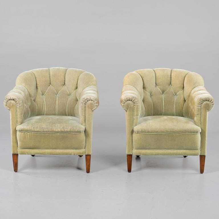 FÅTÖLJER, ett par, 1900-talets andra hälft.