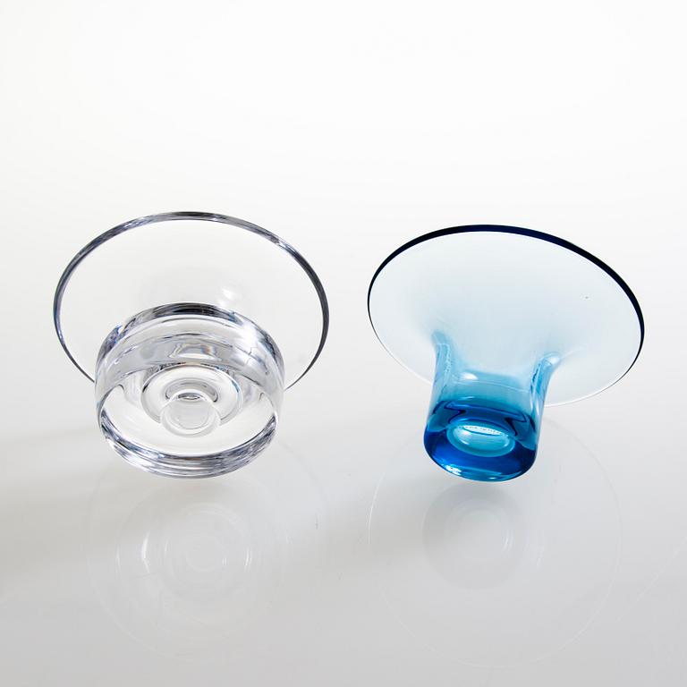 HELENA TYNELL, vaser, 2 st, signerade Helena Tynell Riihimäen Lasi Oy.