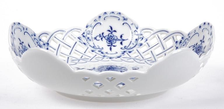 MATSERVIS, 87 delar, porslin, Meissen, lökmönstrad.