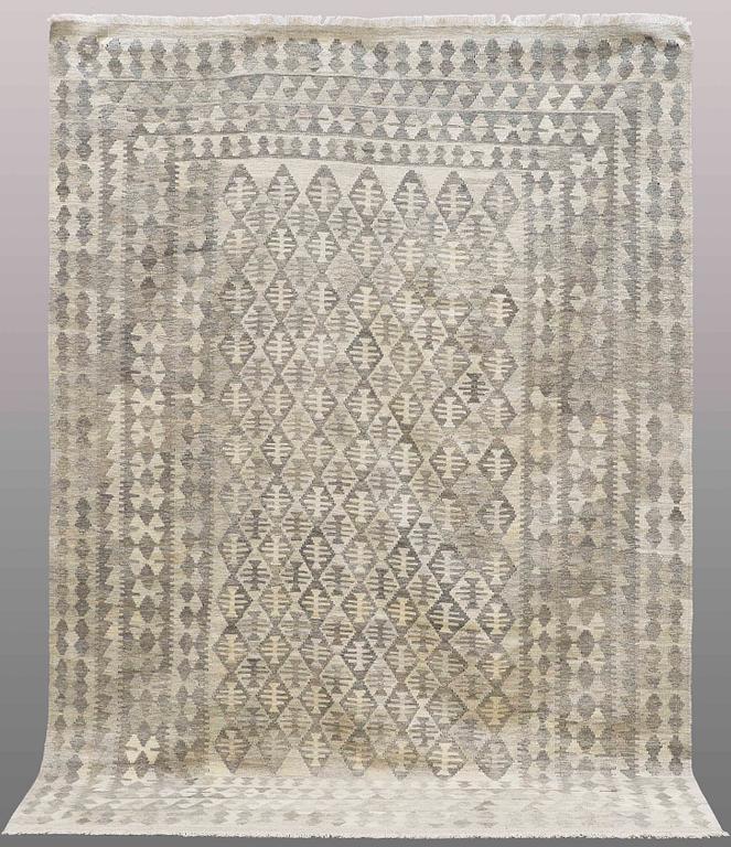 A CARPET, Kilim, ca 290 x 200 cm.
