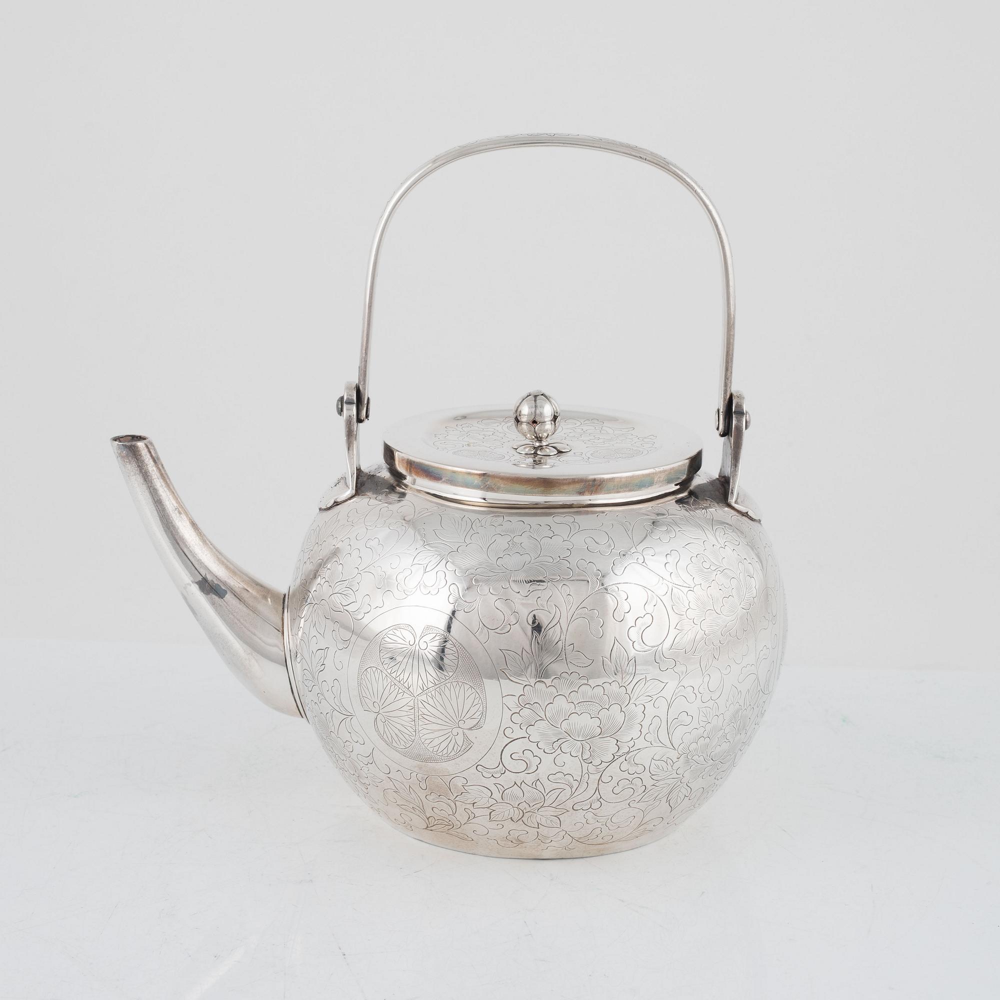 Tekanna, Japan, silver, 1900-talets andra kvartal.