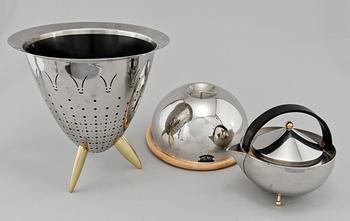 VINKYLARE, OSTKUPA samt TEKANNA, rostfitt stål, Alessi, Menu samt Bodum, sent 1900-tal.