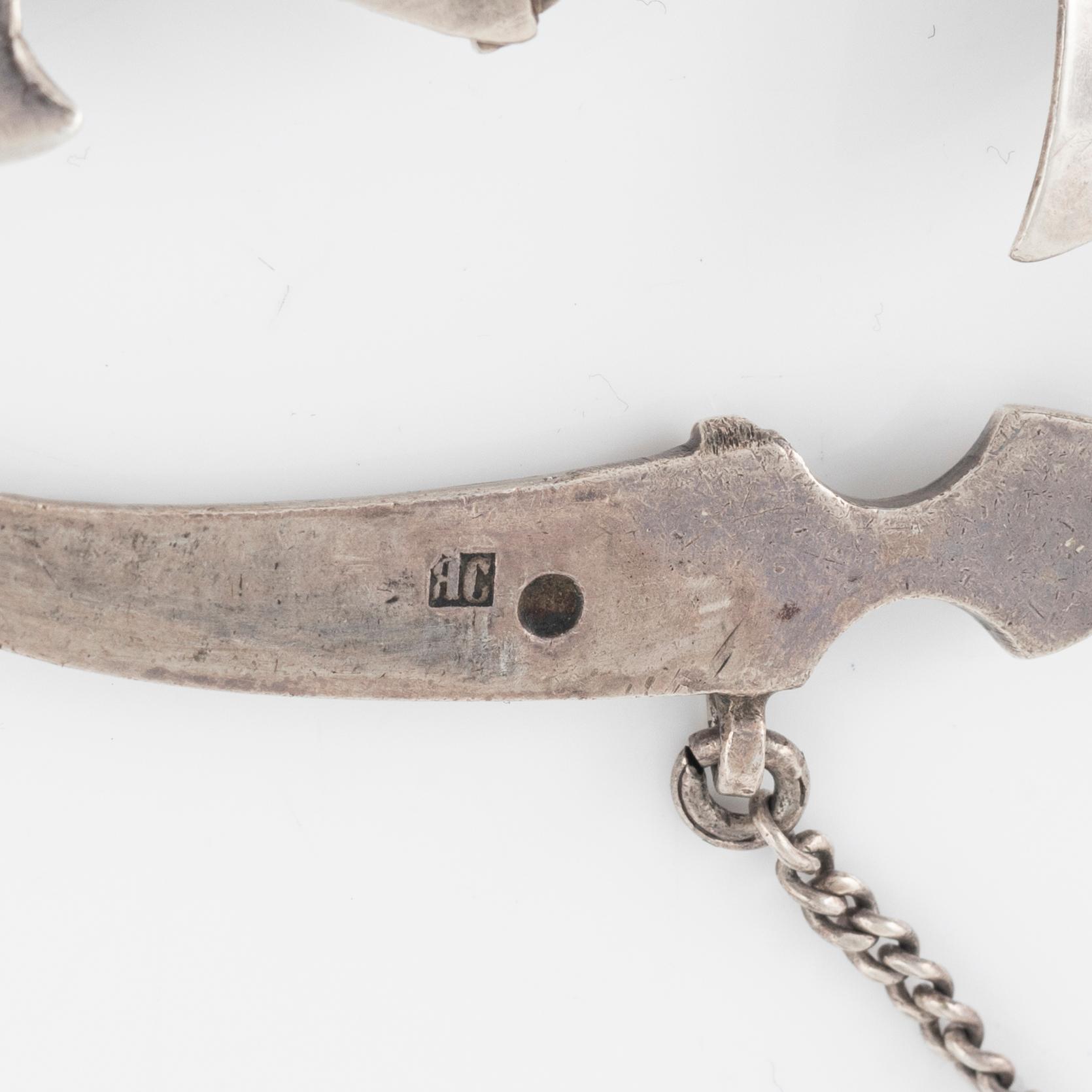 Skärp samt hänge, silver, omkring år 1900.