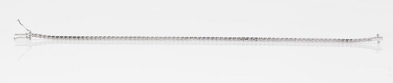 ARMBAND, 18K vitguld och diamanter tot ca 1.56 ct.