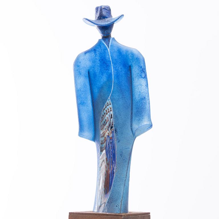 Kjell Engman, skulptur, glas, "Man in trenchcoat", unik, Kosta Boda, signerad.