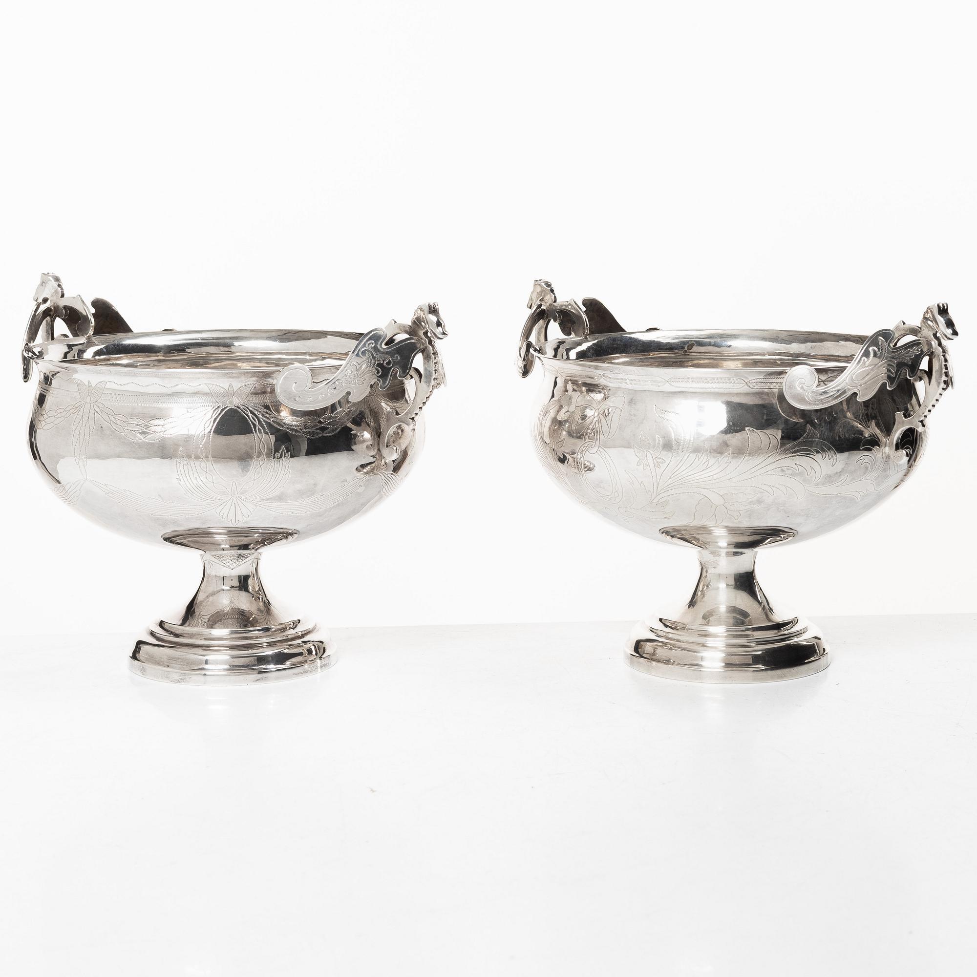 A pair of Swedish sterling silver bowls, mark of Guldsmed S Petersson i Söderhamn Ab, Bollnäs 1987.