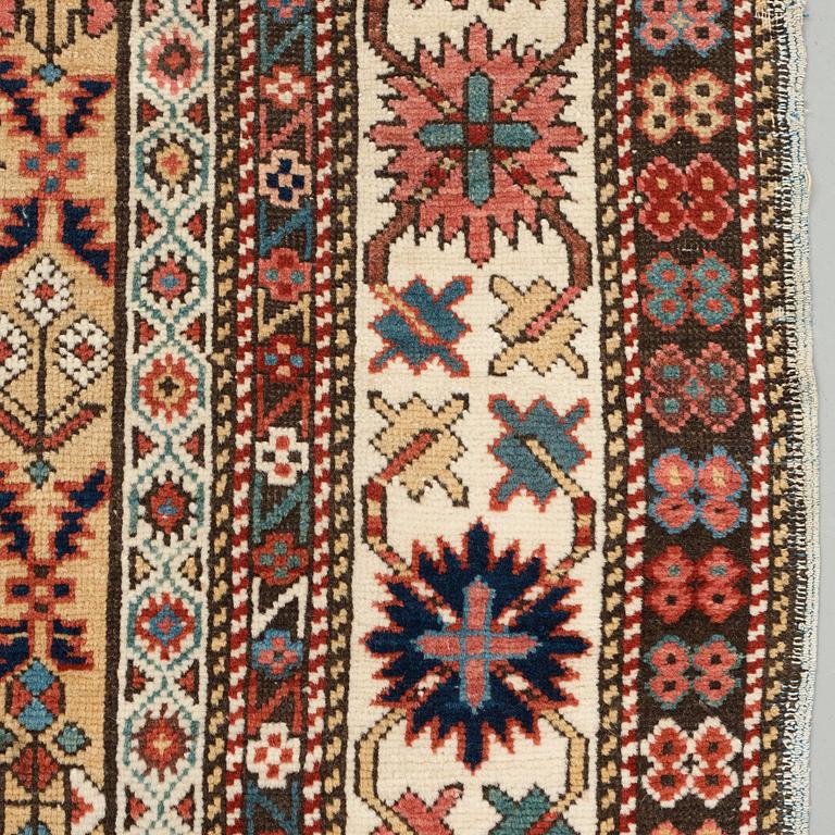 MATTO, an antique Kuba, ca 289,5 x 97 cm (as well as the ends with 1 cm light blue soumak).