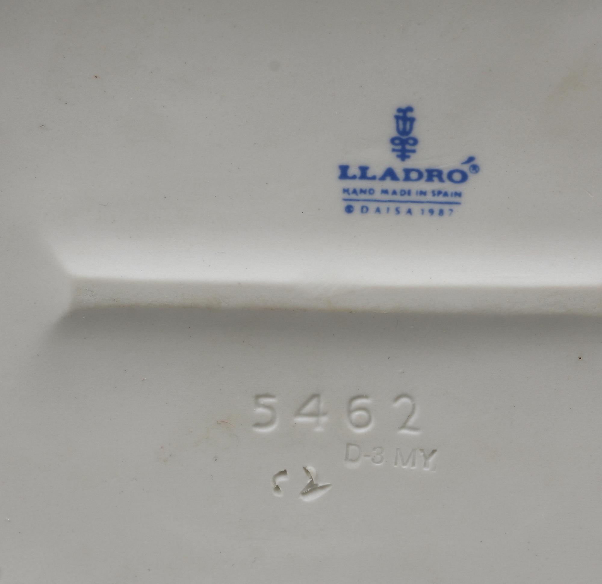FIGURIN, porslin, Lladro. Tillverkningsår 1987-1989.