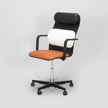 Yrjö Kukkapuro, tuoli, "Sirkus", Avarte Oy, 1983.