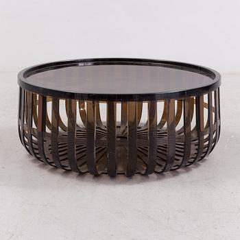 A coffe table "Panier", Ronan and Erwan Bouroullec forr Kartell.