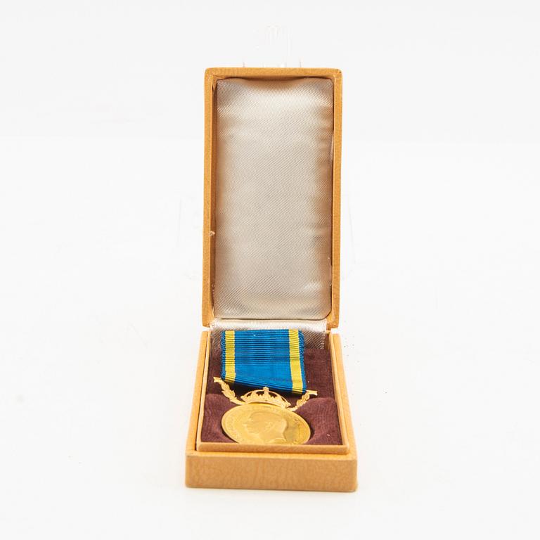 Medal "For Diligence and Integrity in the Service of the Realm" 18K gold.