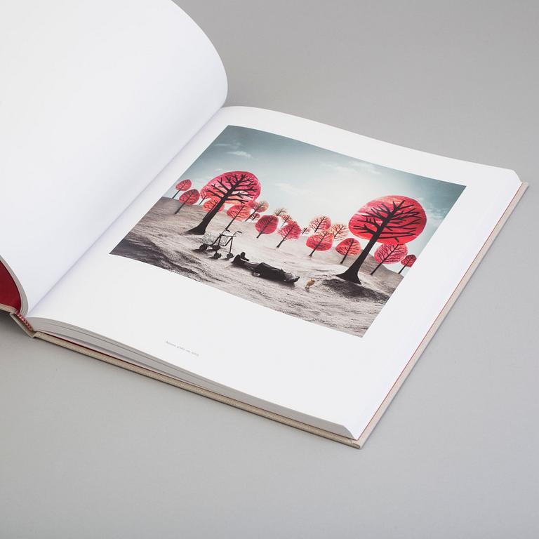 HELENA BLOMQVIST, fotografi, bibliofilutgåva med bok och pigment print signerad och numrerad 68/100.