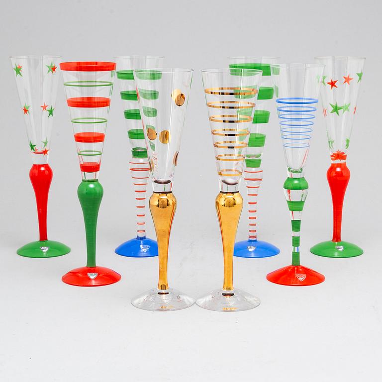 ANNE NILSSON, 8 'Clown' champagne glas.