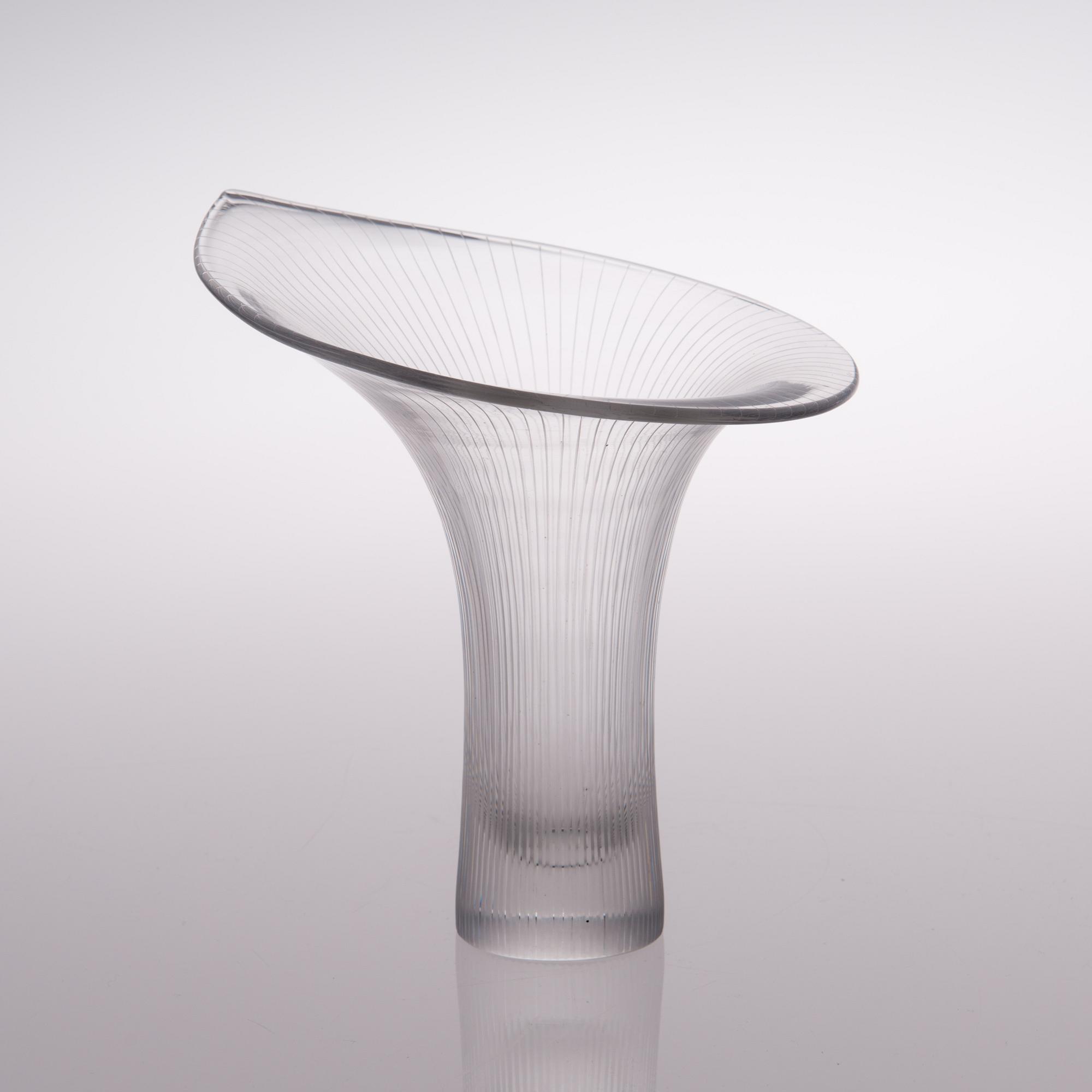 TAPIO WIRKKALA, ART GLASS / VAS, "Kantarell" sign. Tapio Wirkkala - Iittala -55.