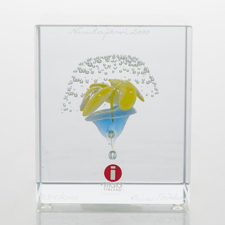 Oiva Toikka, årskub 2000, signerad Oiva Toikka Nuutajärvi 2000,  934/2000.