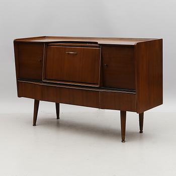 SIDEBOARD, 1900-talets första hälft.