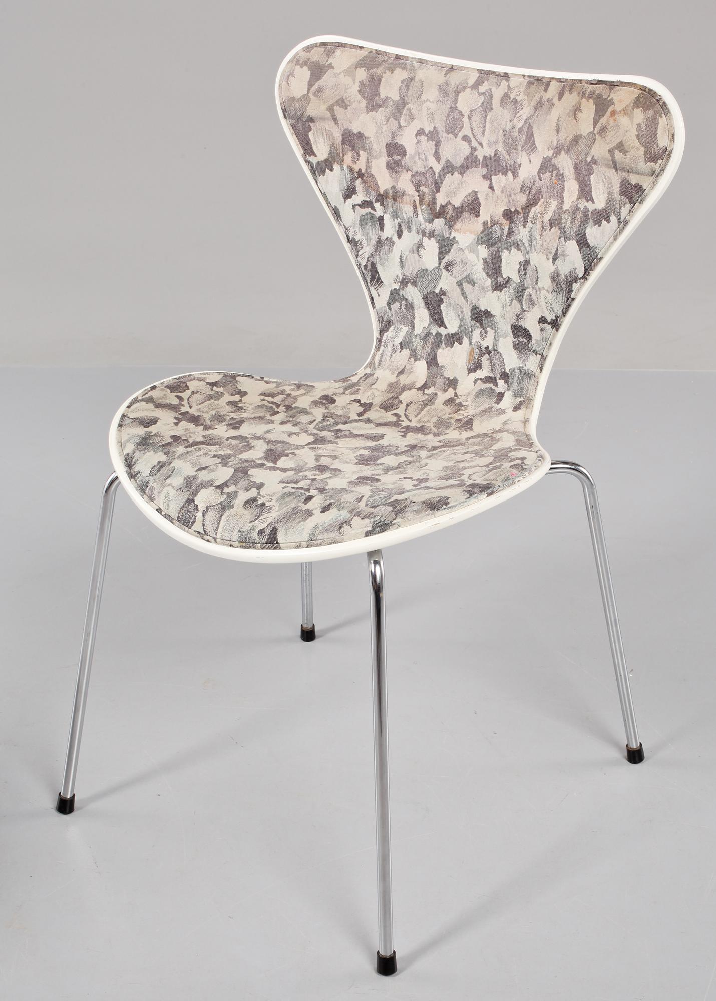 STOLAR, 8 st, "Sjuan", Arne Jacobsen, Fritz Hansen, Danmark, 1990.