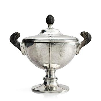 532. Sandbergs Eftr G C Gustafsson C A, a silver bowl with lid, Helsingborg, Sweden 1919.