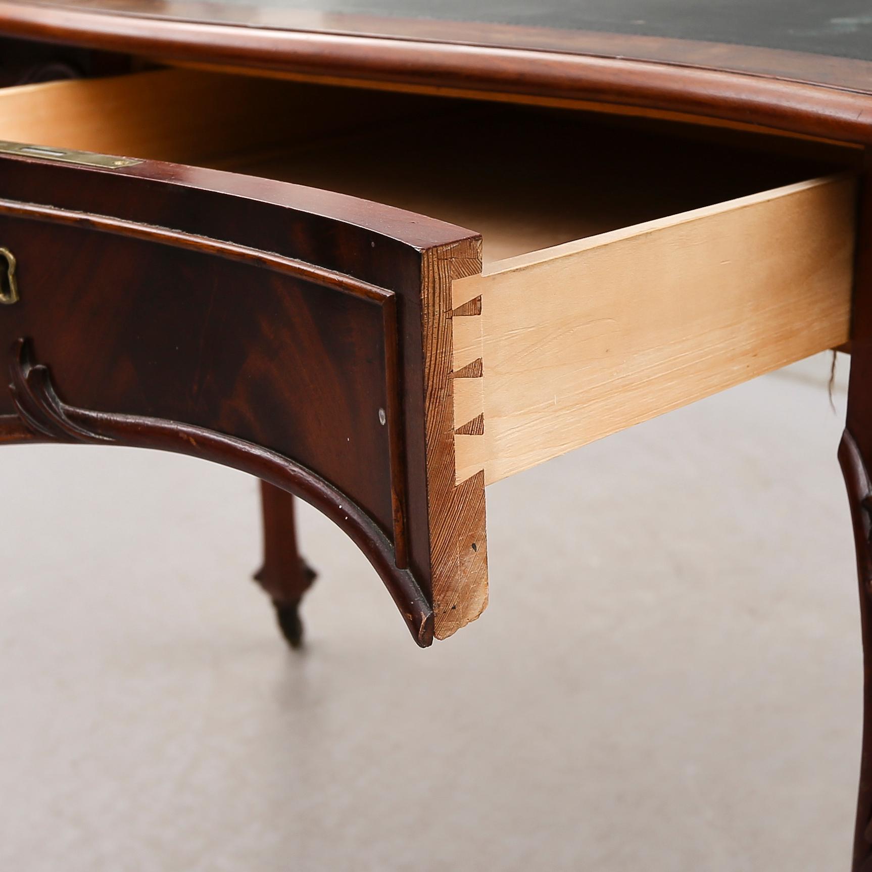 SKRIVBORD, 1800-talets andra hälft.