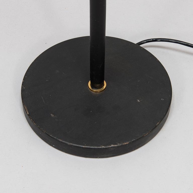 Alvar Aalto, lattiavalaisin, malli A 805, Valaisinpaja 1900-luvun loppu.