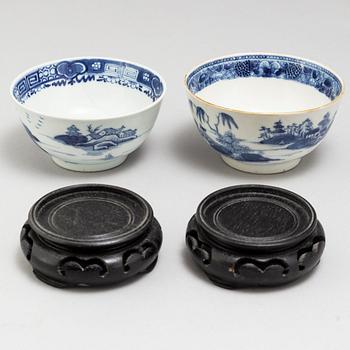 Six blue and white porcelain objects, Qing dynasty, Qianlong (1736-95).