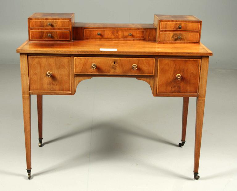 DAMSKRIVBORD, omkring 1900.