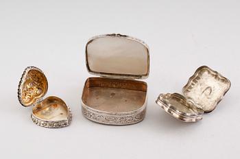 DOSOR, 3 st. silver, 1800-/1900-tal. Vikt 144 gram.