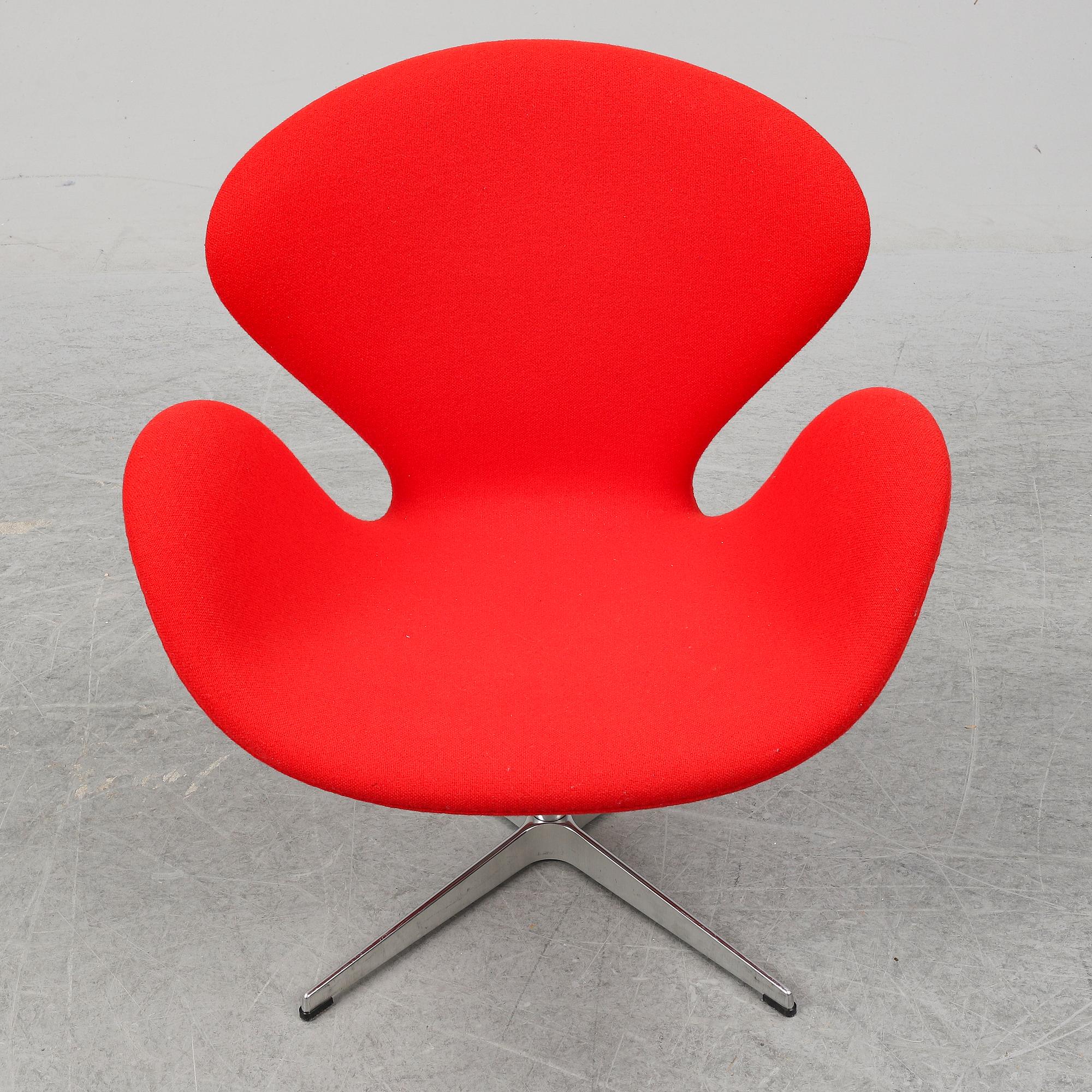 ARNE JACOBSEN, a 'Swan' lounge chair from Fritz Hansen.