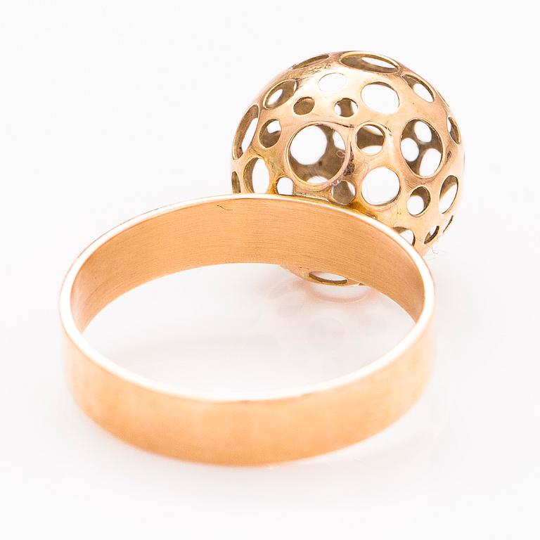 LIISA VITALI, A 14K gold ring and pendant "Leppäkerttu". Westerback, Helsinki 1973.