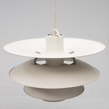 Poul Henningsen, taklampa, "Charlottenborg PH 5-4,5", Louis Poulsen, Danmark.