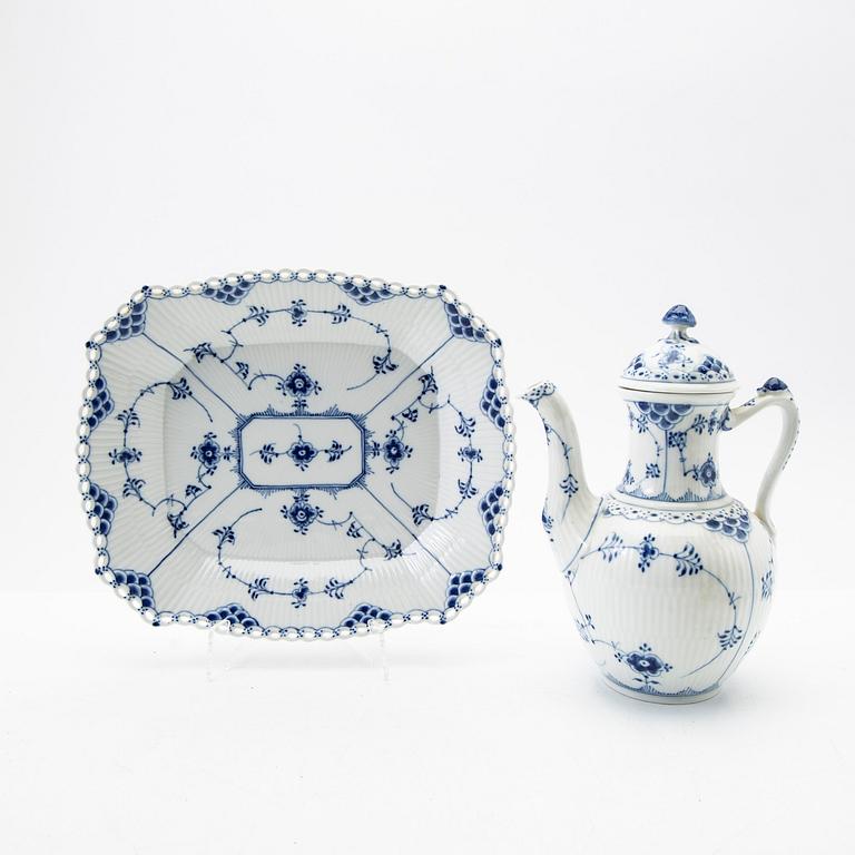 Royal Copenhagen, Service items, 32 pieces, "Musselmalet".