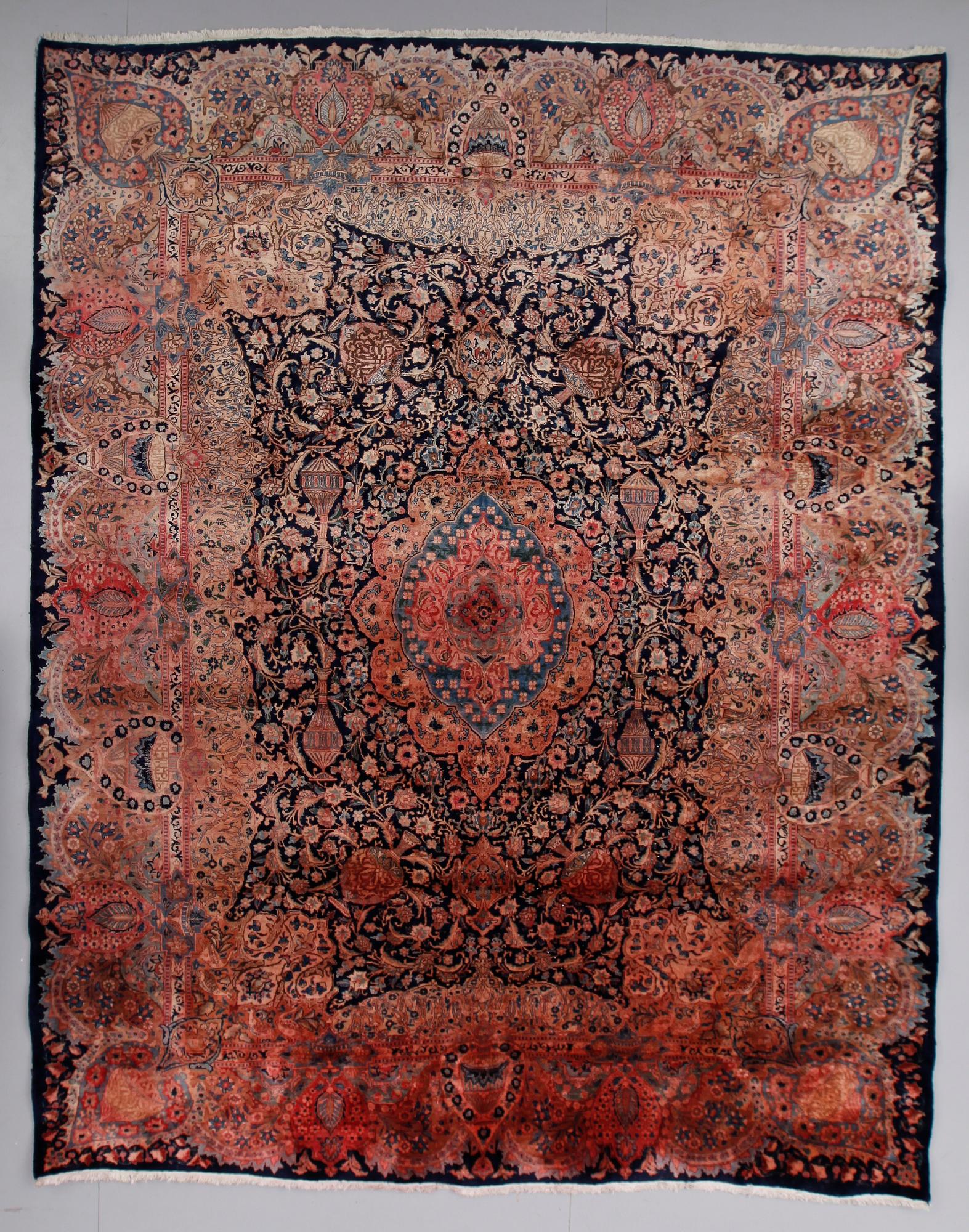 MATTA, orient, ca 381 x 301 cm.