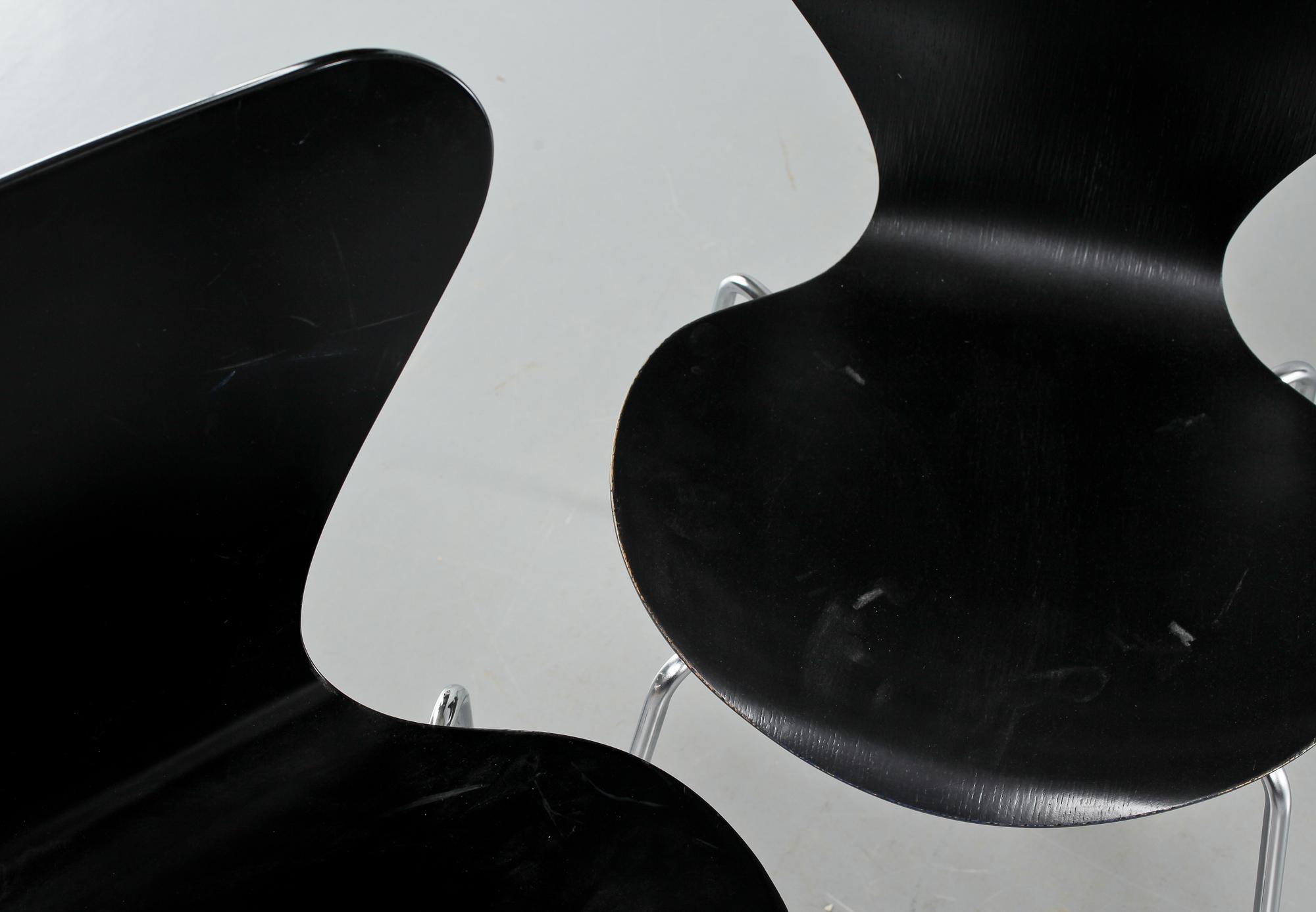 STOLAR, 3 + 1 st, "Sjuan", Arne Jacobsen, Fritz Hansen, 1900-talets senare del.