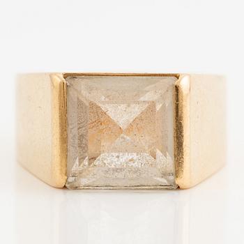 Ring, 18K gold with rock crystal.