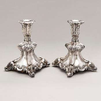 LJUSSTAKAR, ett par, silver, Auran Kultaseppä oy, Åbo 1950.