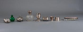 PARTI SILVER, 8 delar, mestadels England och Sverige, 1900-tal, vikt exklusive glas samt fylld del ca 300 g.