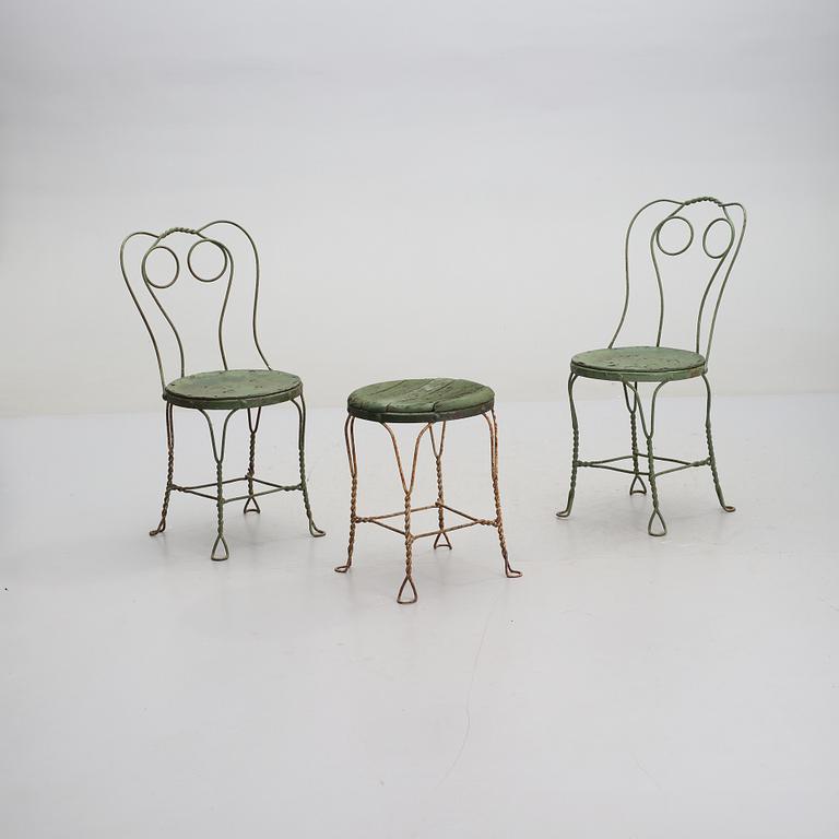 TRÄDGÅRDSSTOLAR, ett par, samt PALL, Grytgöl, 1900-talets första hälft.