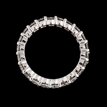 RING, 18k vitguld med briljantslipade diamanter, 1.72 ct. Vikt 3,4 g.