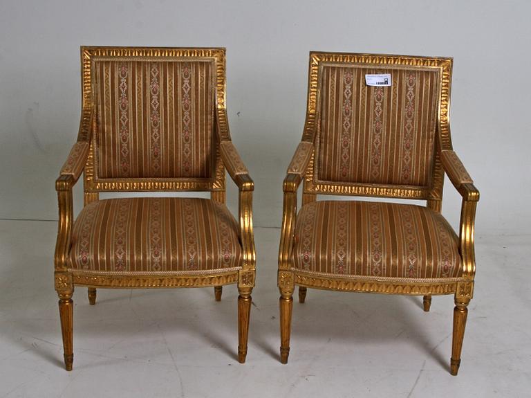 KARMSTOLAR, ett par, gustavianska/gustaviansk stil, provinsarbete. 1800-tal.