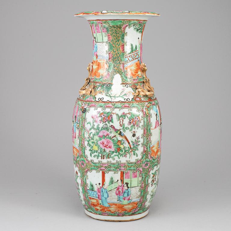 A famille rose canton porcelain floor vase, Qing dynasty, late 19th century.